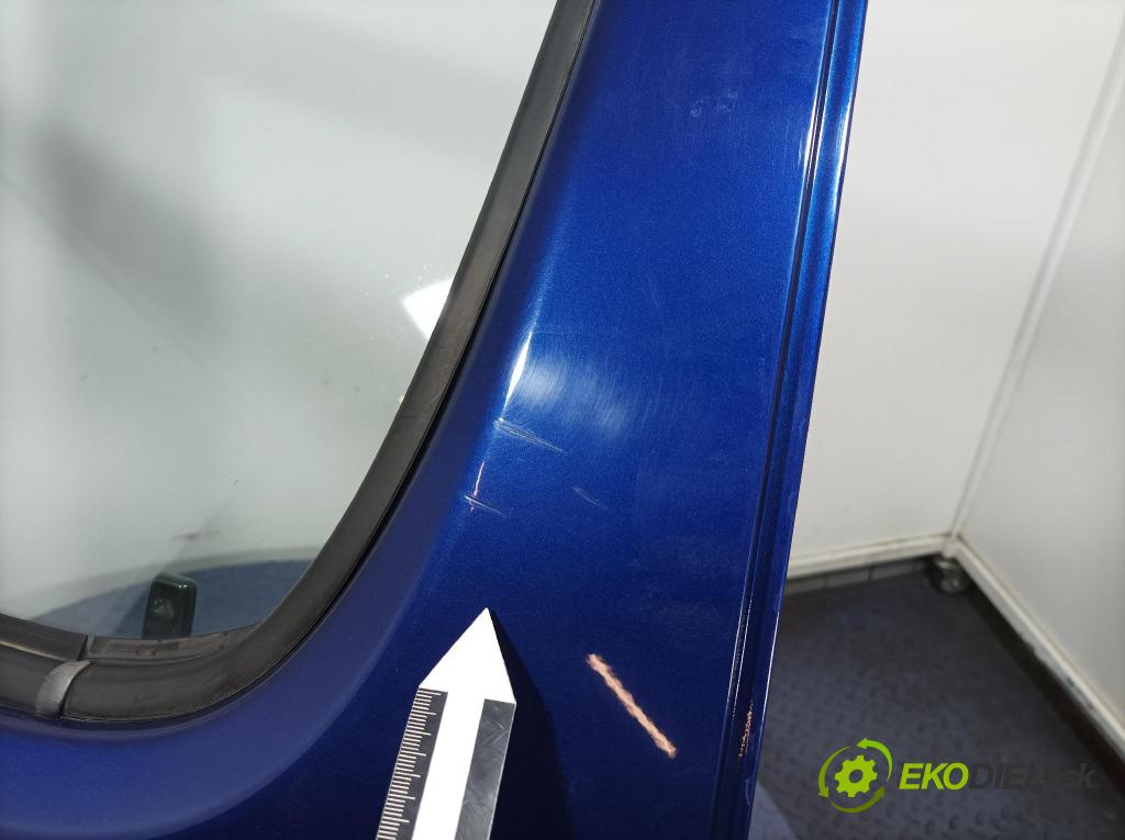 Toyota Yaris verso 2003 dvere zad pravé