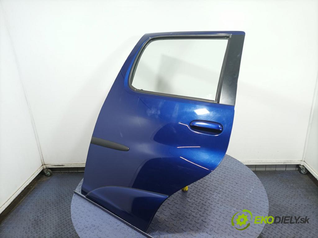 Toyota Yaris verso 2003 dvere zad Vľavo: