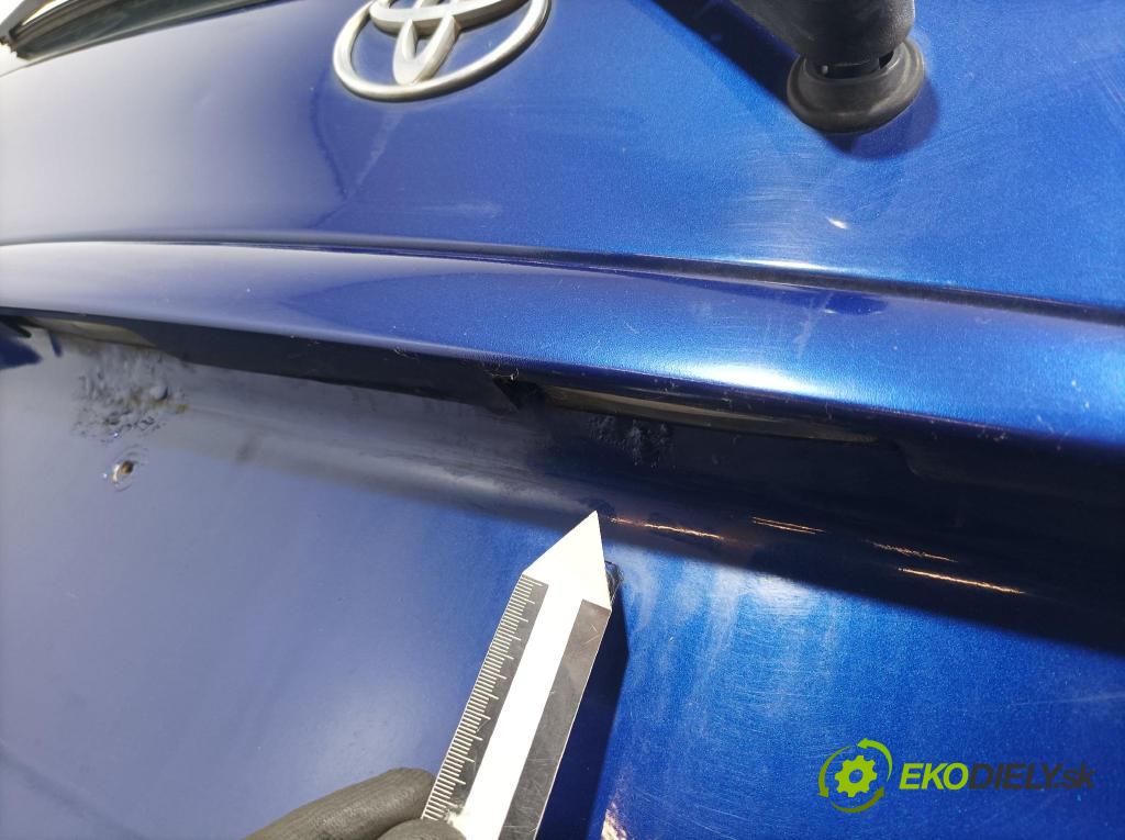 Toyota Yaris verso 2003 zadna dveře kufra: kufra: