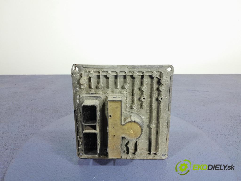 Peugeot 1007 2005 riadiaca jednotka skrine 9640922780