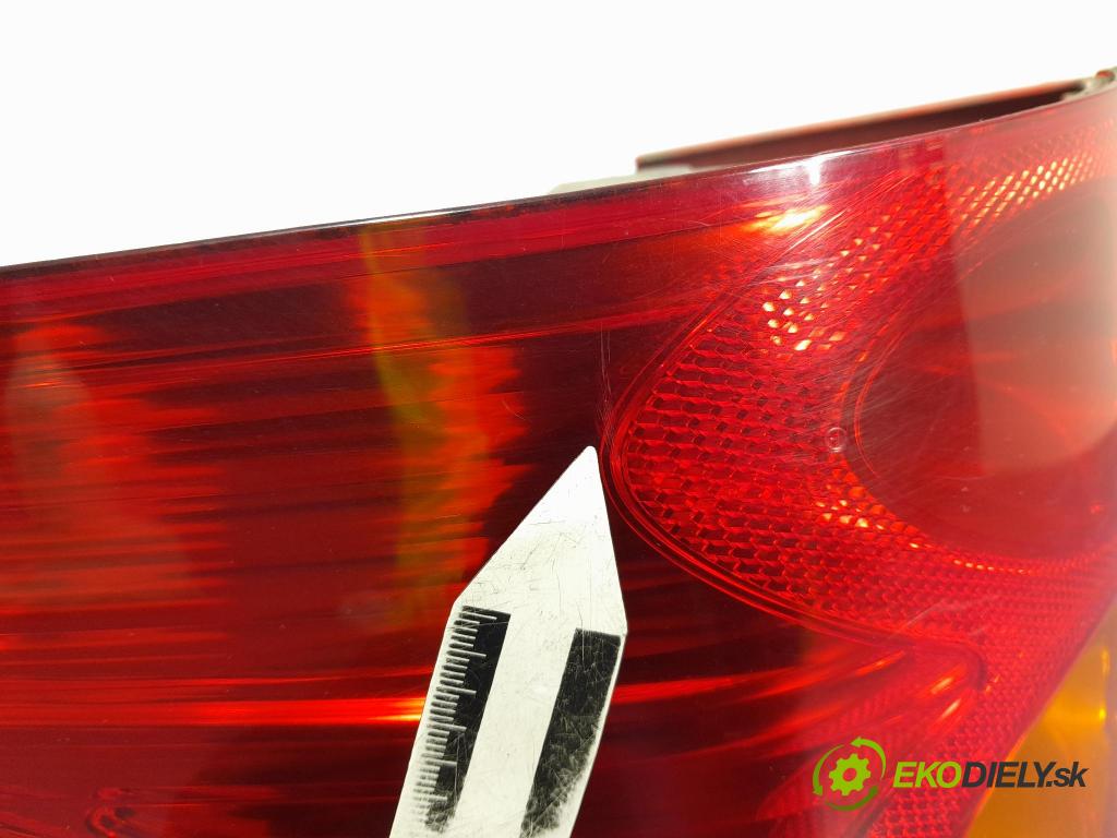 Peugeot 1007 2005 svetlo / reflektor zad ľavá Vonkajsia: