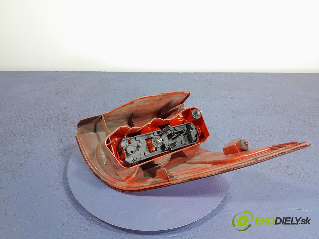 Peugeot 1007 2005 svetlo / reflektor zad ľavá Vonkajsia: