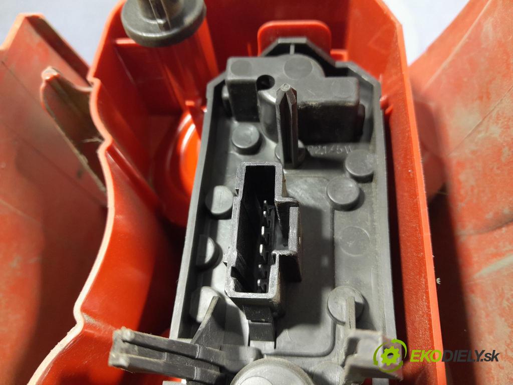 Peugeot 1007 2005 svetlo / reflektor zad ľavá Vonkajsia: 