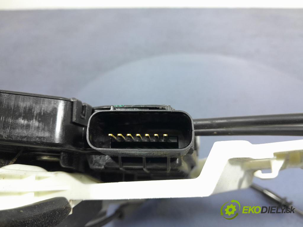 Hyundai Tucson 2016 zámok dvere Predné Vľavo: 81310-D3510