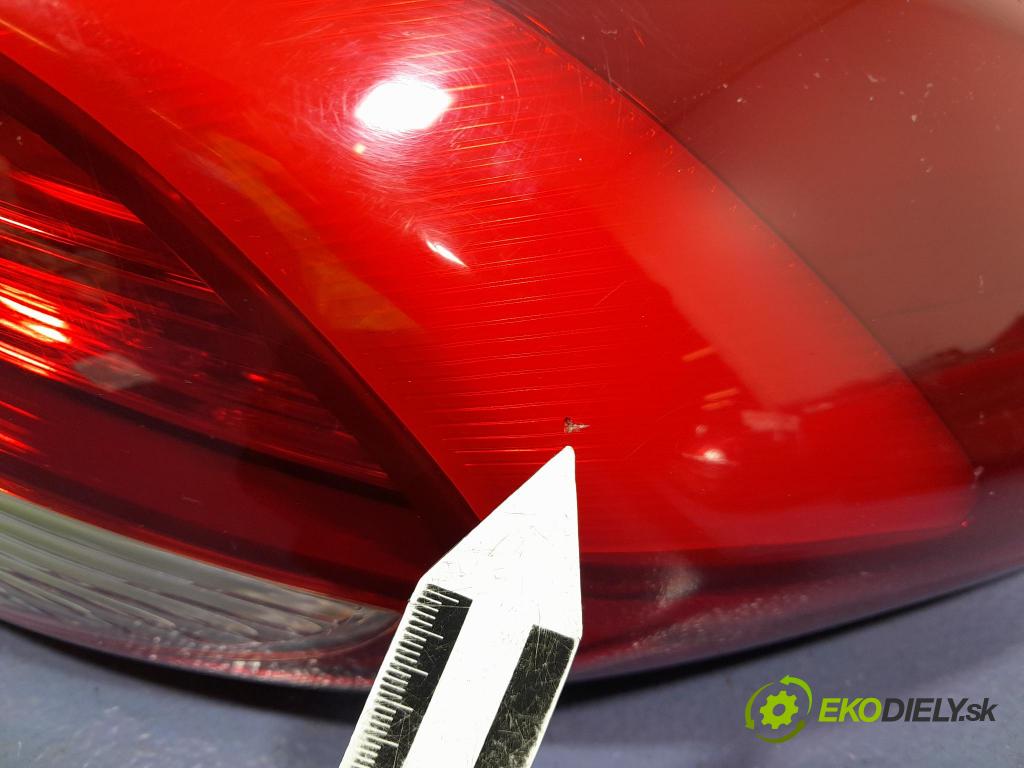 Hyundai Tucson 2016 svetlo / reflektor zad Prava: Vonkajsia: 92402-D3