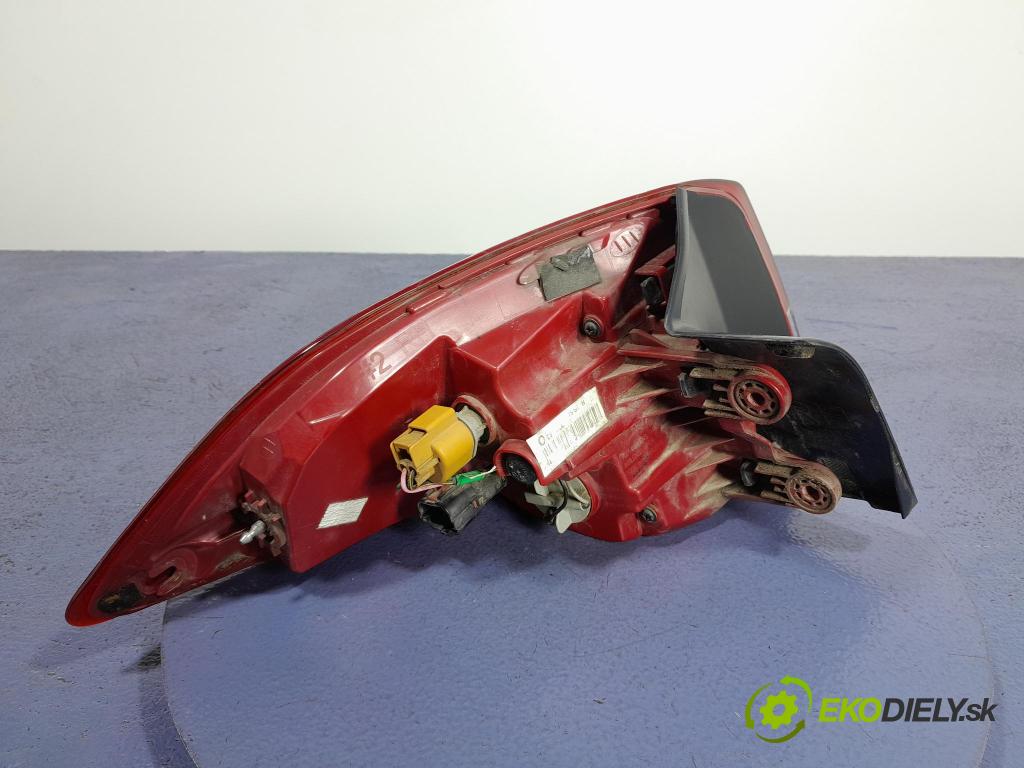 Hyundai Tucson 2016 svetlo / reflektor zad Prava: Vonkajsia: 92402-D3