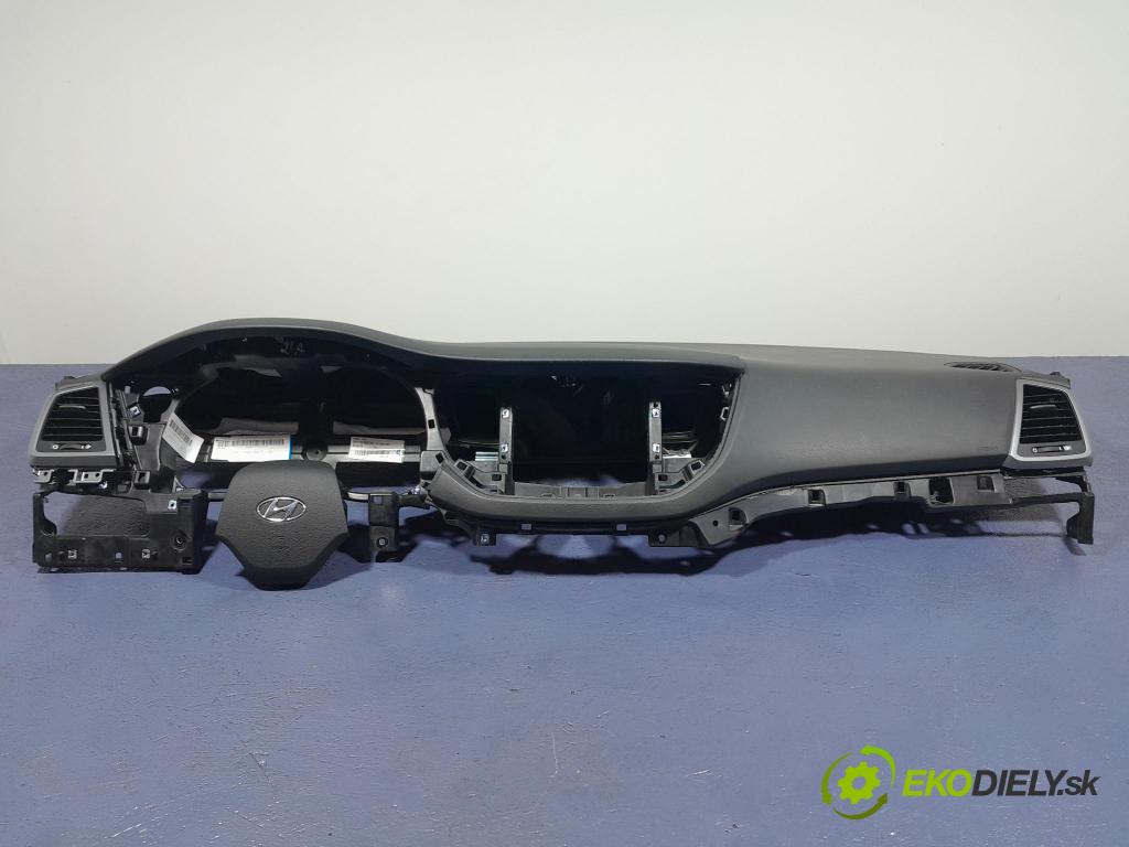 Hyundai Tucson 2016 kokpit,pristrojová doska