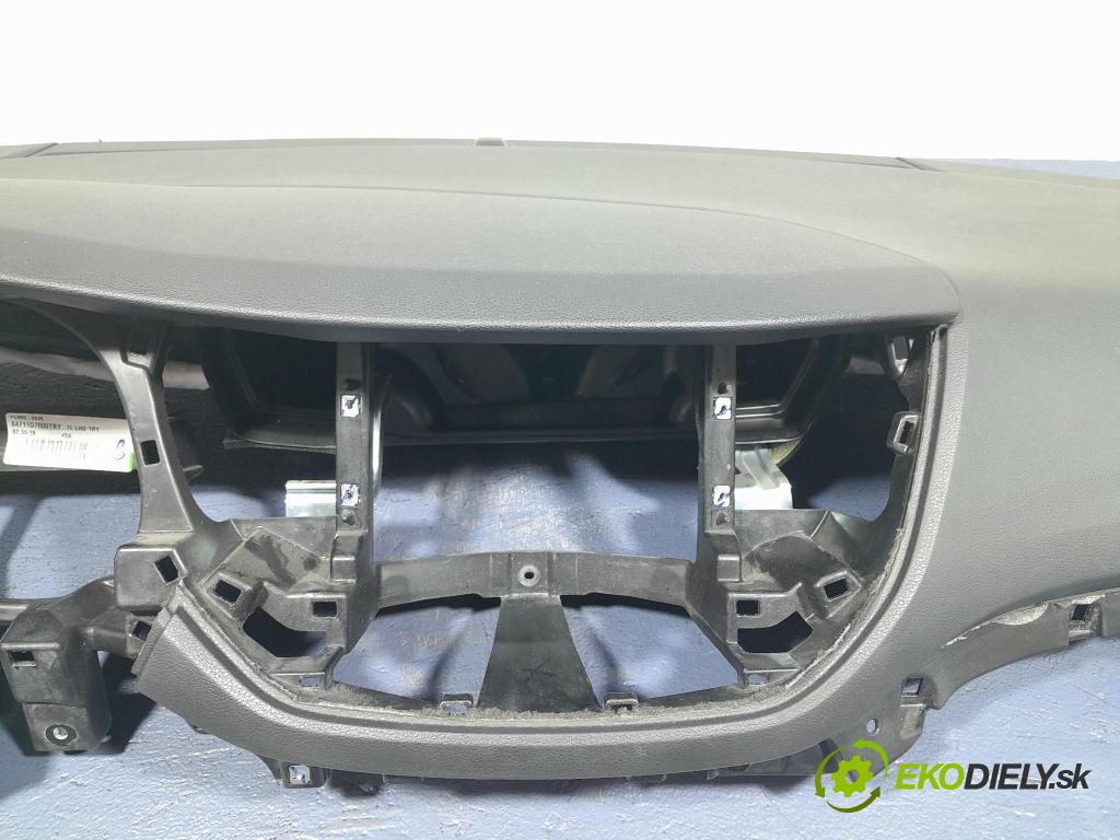 Hyundai Tucson 2016 kokpit,pristrojová doska