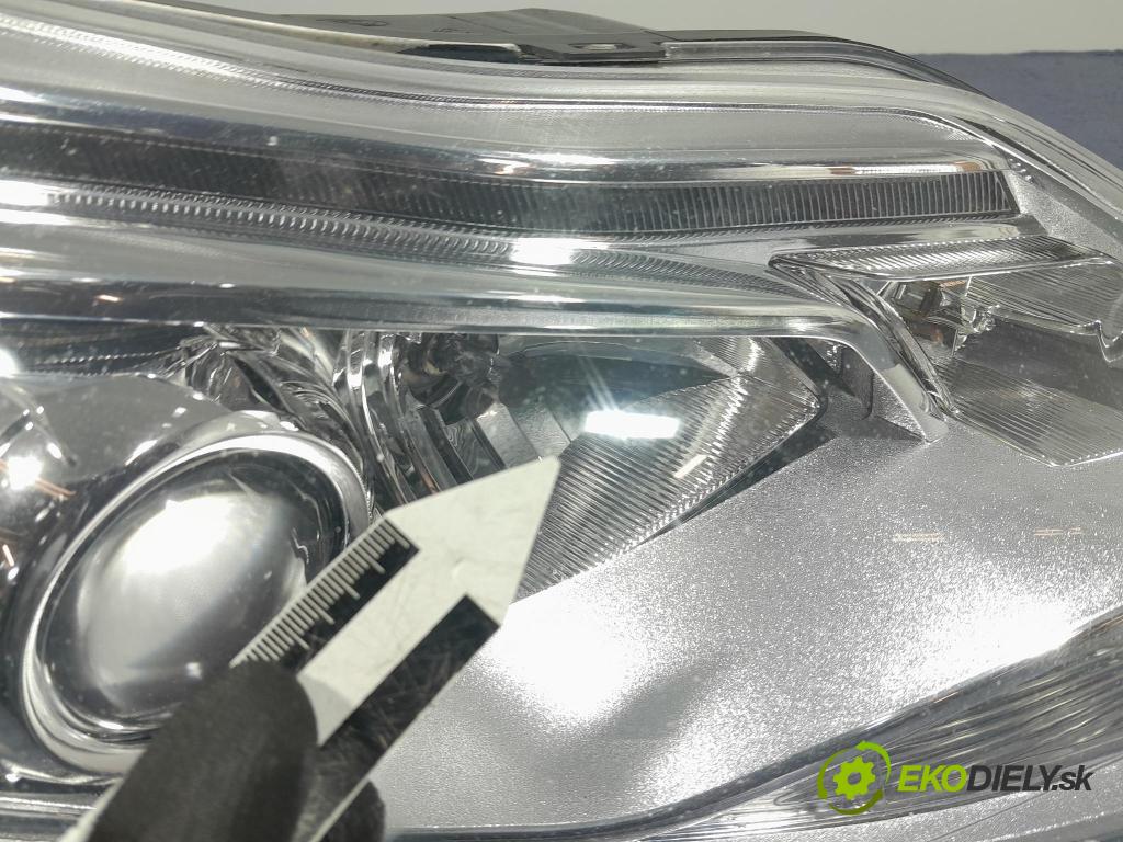 Ford Focus 0 Reflektor: v pravo: BM51- 13D154