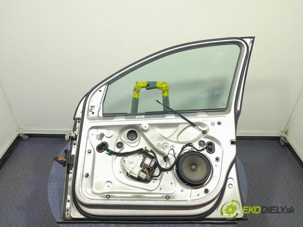 Vw Golf 2008 dvere Predné pravé 