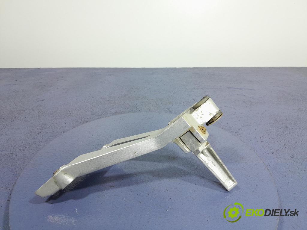 Barton Gt 125 2023 pedále 