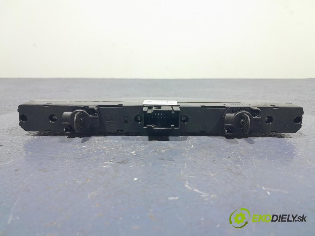 Opel Zafira 2009 prepínač svetiel NÚDZA: 13100113