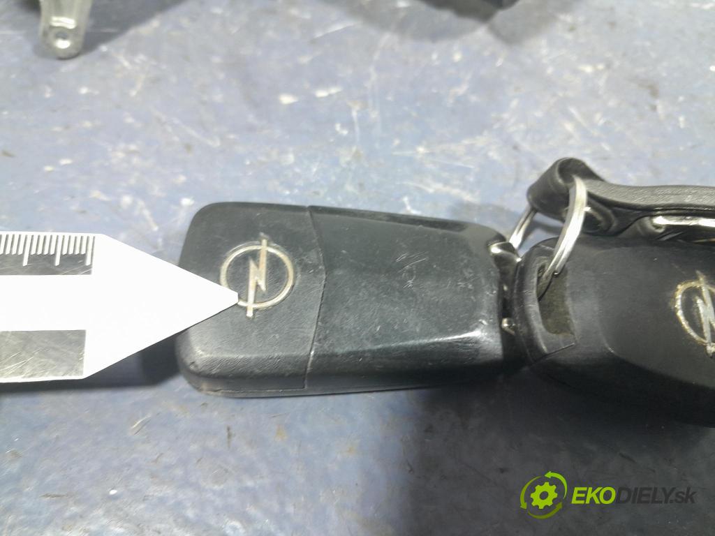 Opel Zafira 2009 Spínač zapaľovania: 2421430