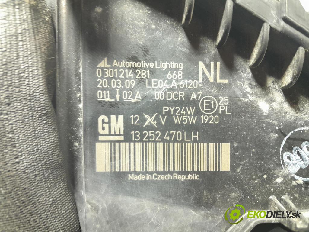 Opel Zafira 2009 Reflektor: Vľavo: 13252470