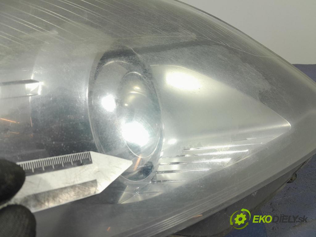 Opel Zafira 2009 Reflektor: v pravo: 13252471