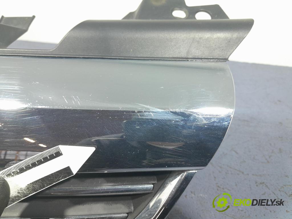 Opel Zafira 2009 miežka / Gril: 13247327