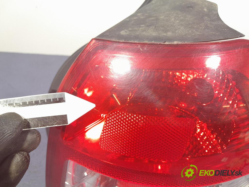Opel Zafira 2009 svetlo / reflektor zad Prava: Vonkajsia: