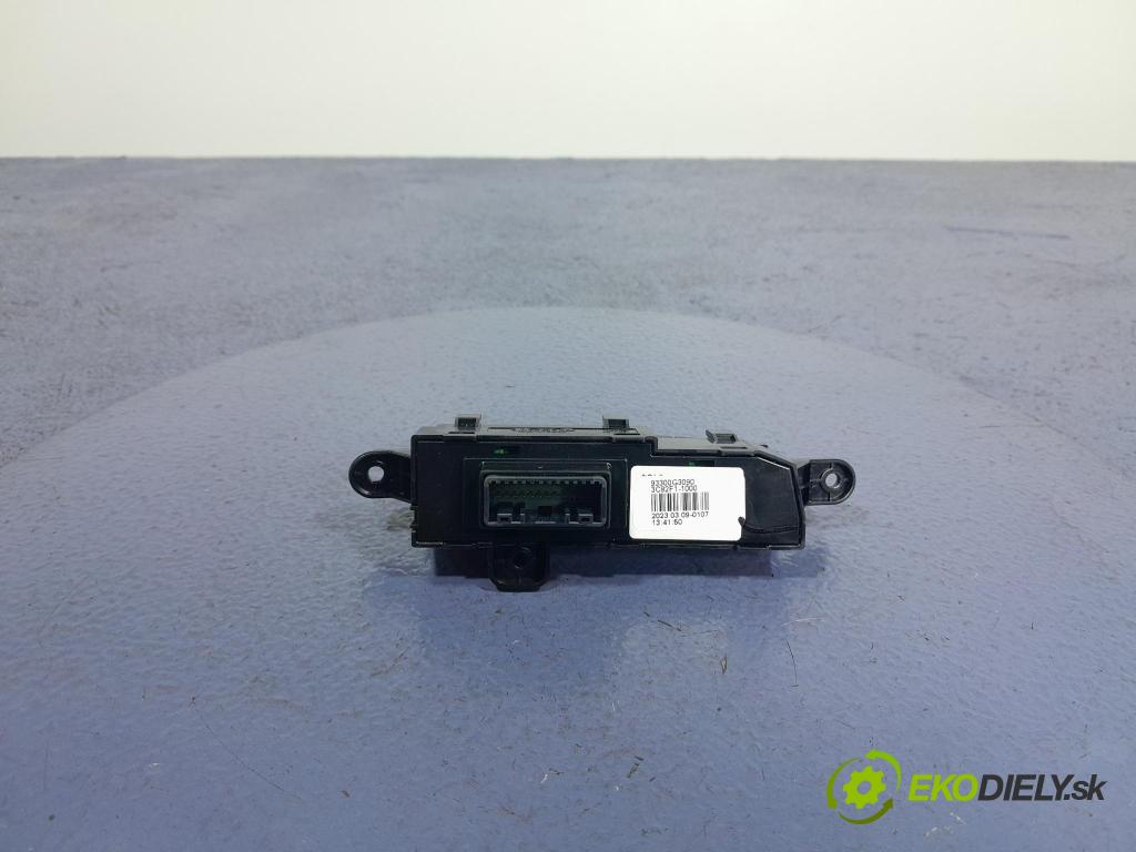 Hyundai I30 2023 prepínač 93300-G3090