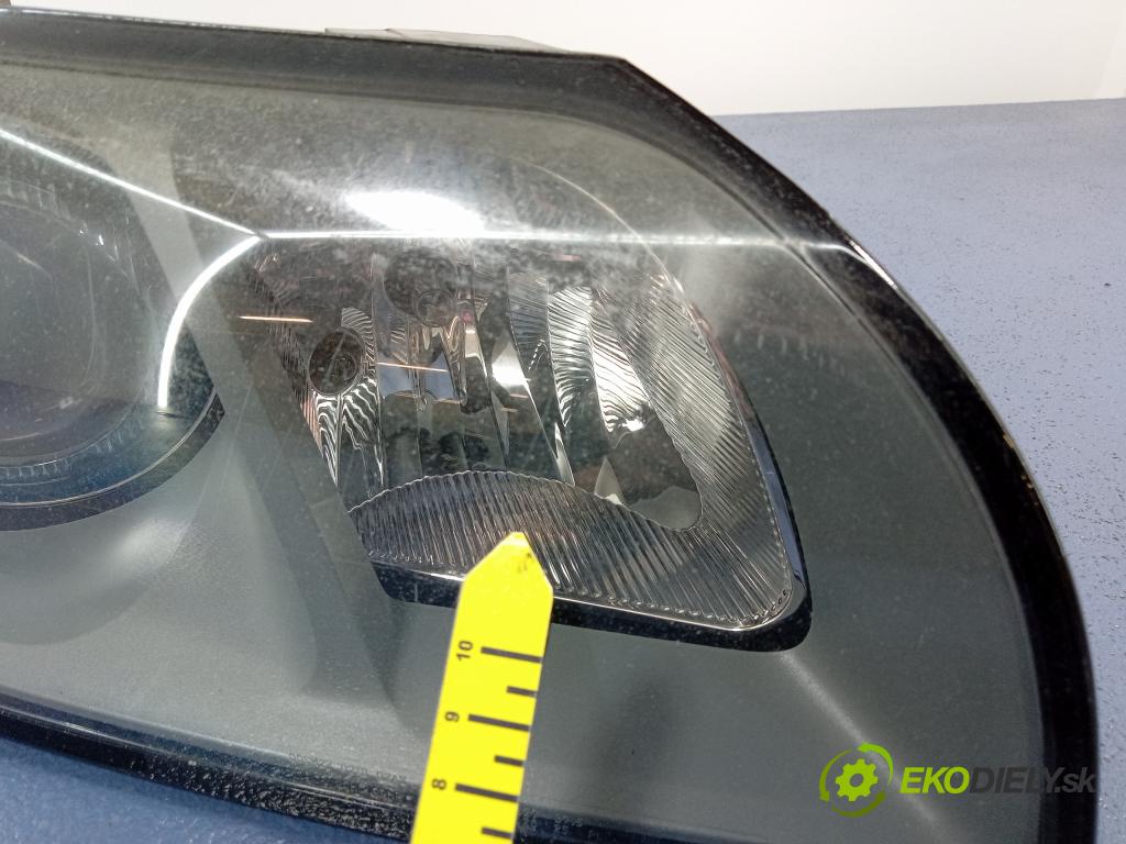 Volvo V50 2006 Reflektor: v pravo: 30698890