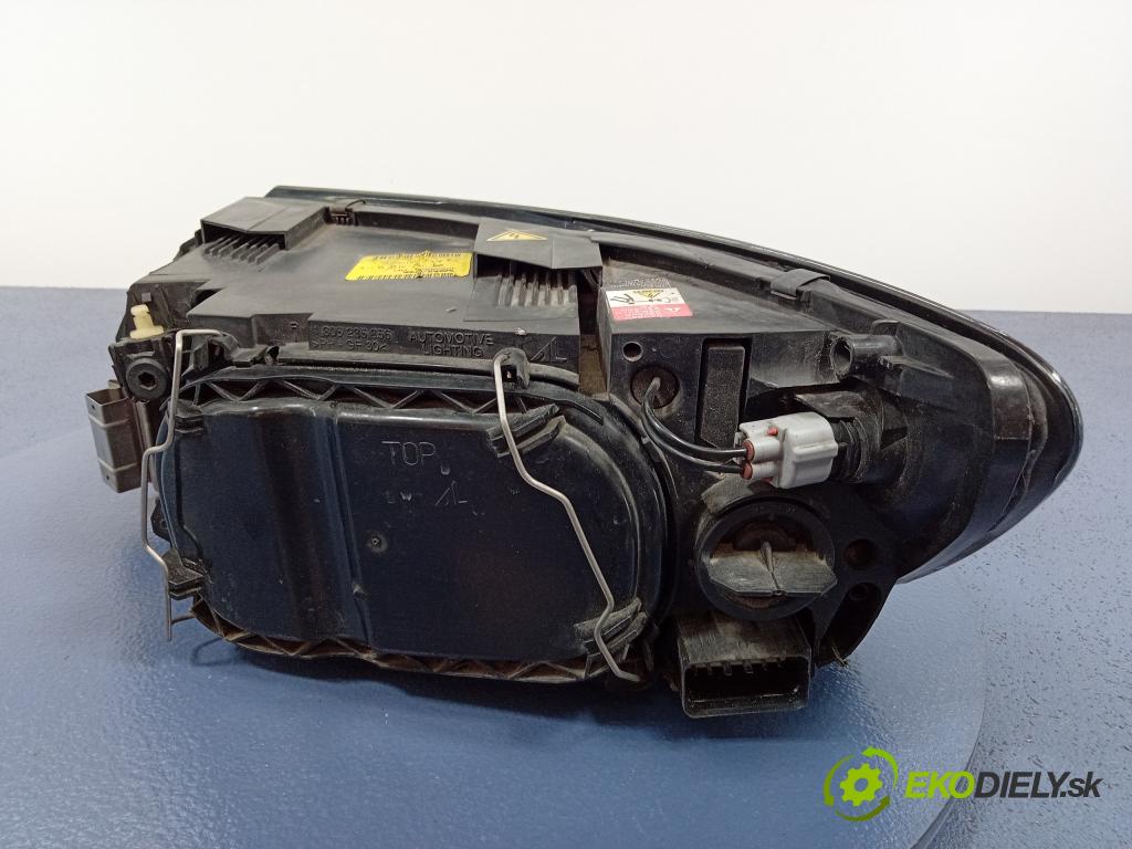 Volvo V50 2006 Reflektor: v pravo: 30698890