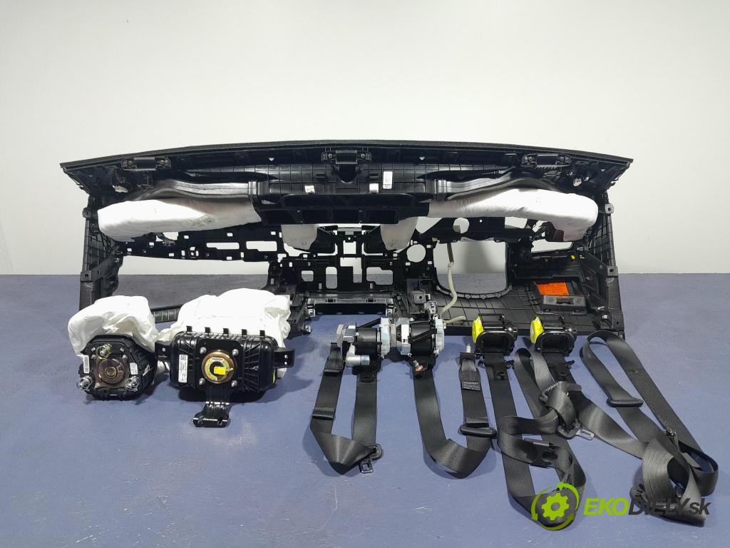 Hyundai I30 2023 kokpit,pristrojová doska