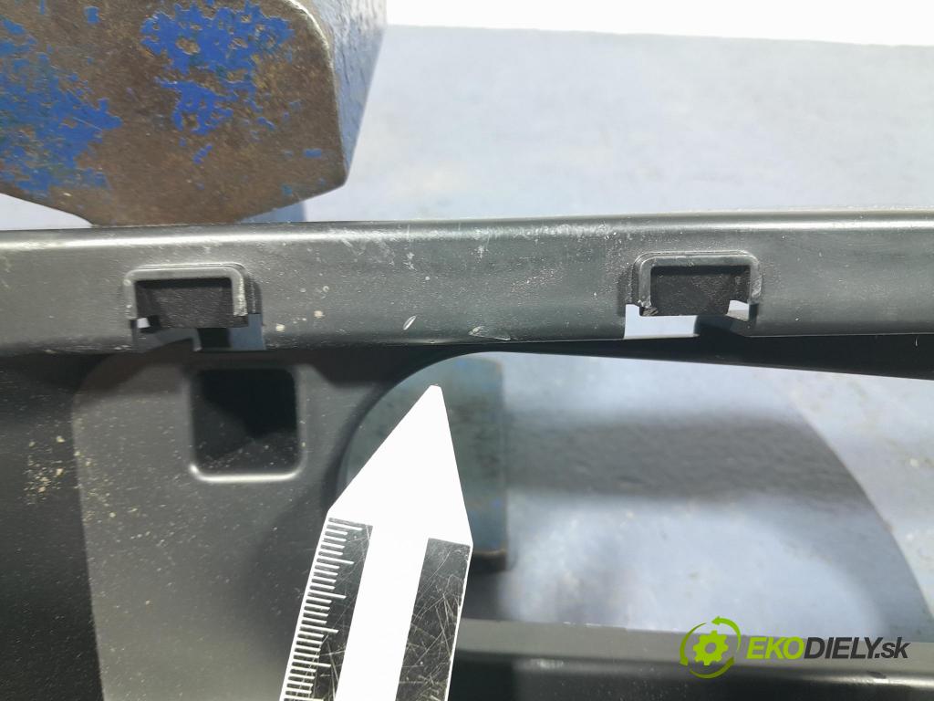 Bmw X5 2023 lišta kufra: 7438236