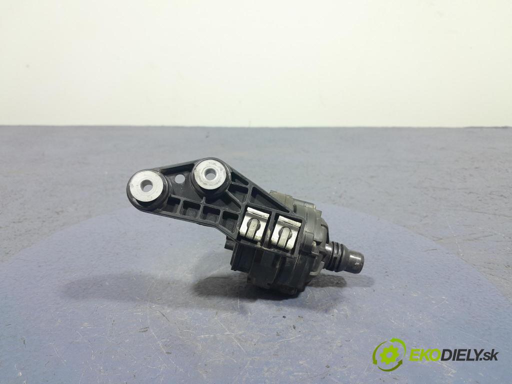 Bmw X5 2023 čerpadlo Voda: 8477210