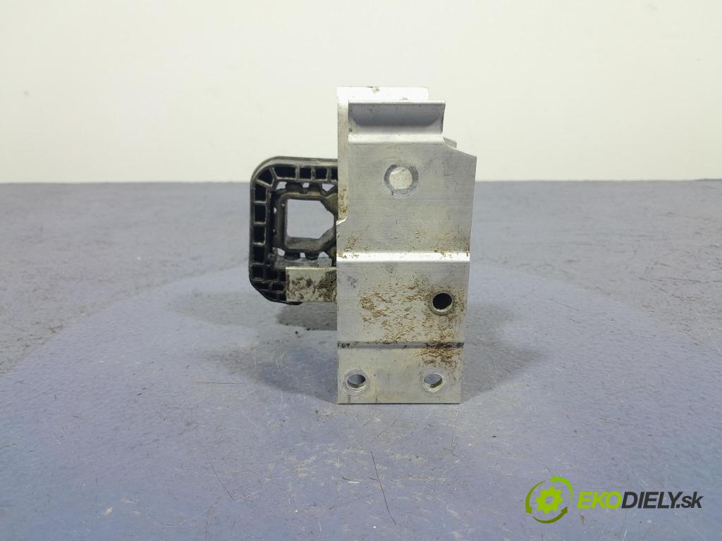 Bmw X5 2023 chladič Voda: 7421636