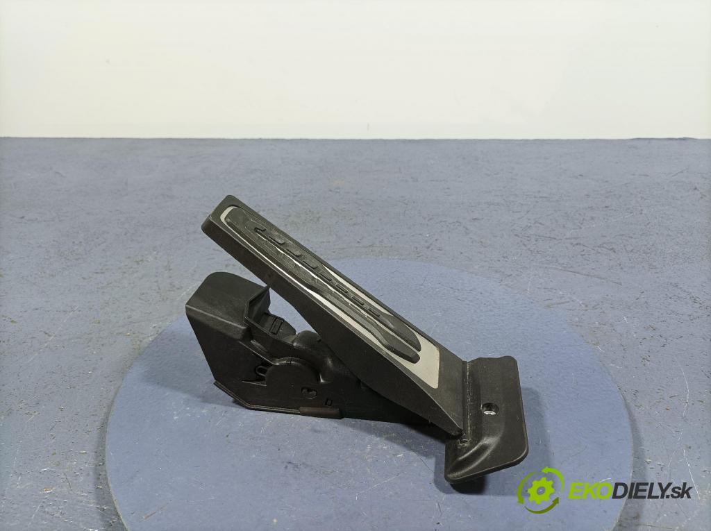 Bmw X5 2023 pedal Plyn: 6889820