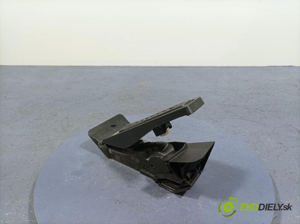 Bmw X5 2023 pedal Plyn: 6889820