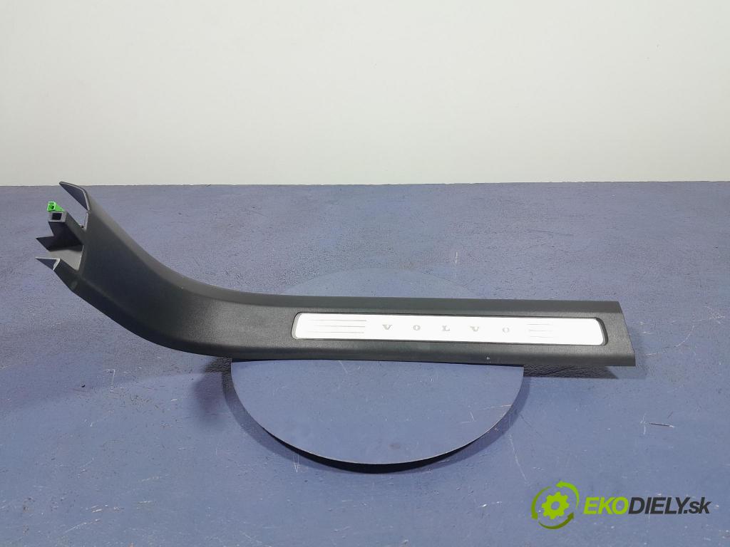 Volvo Xc90 2016 kryt Plast: Interiéry: 31363642