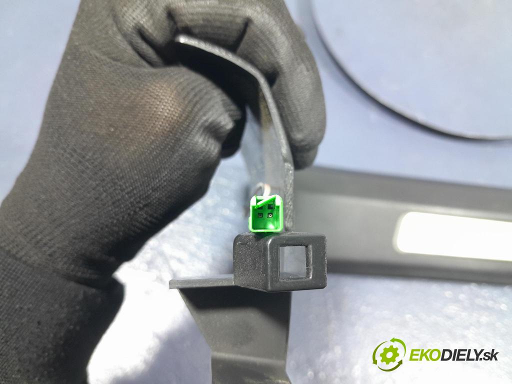 Volvo Xc90 2016 kryt Plast: Interiéry: 31363642