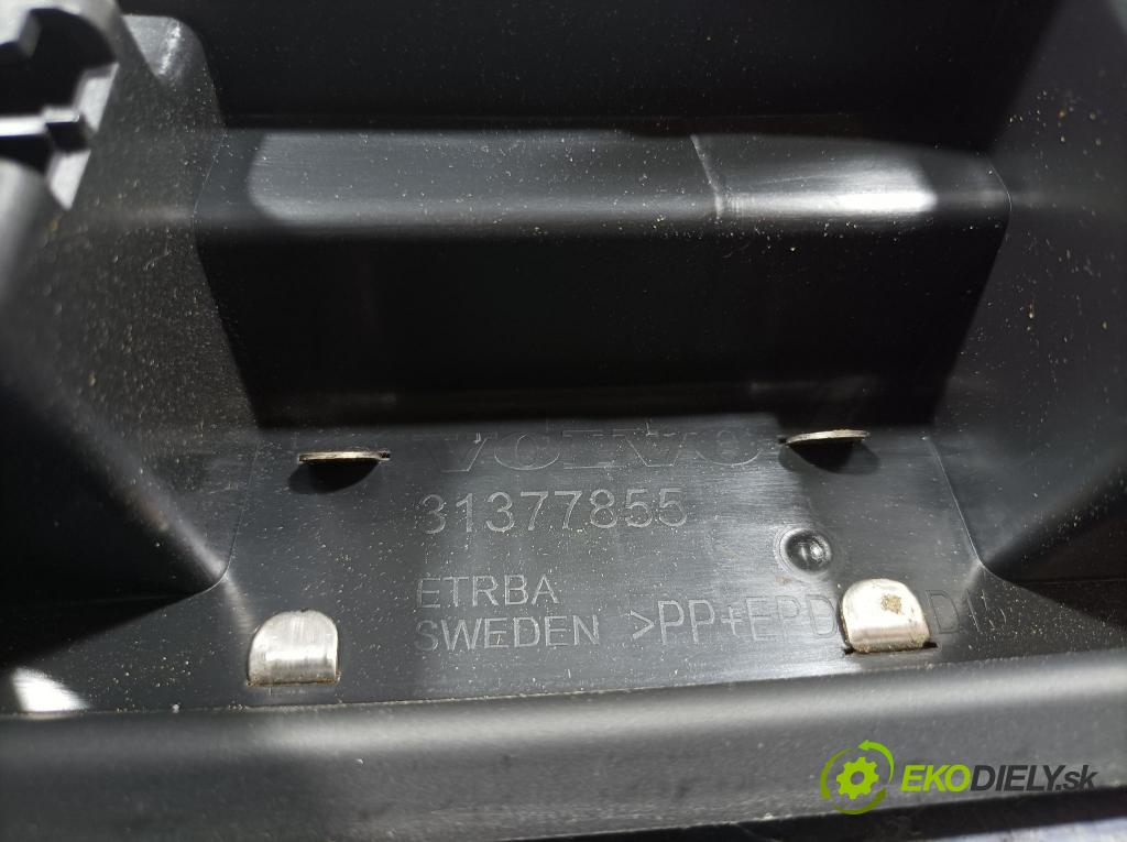 Volvo Xc90 2016 kryt Plast: Interiéry: 31377855