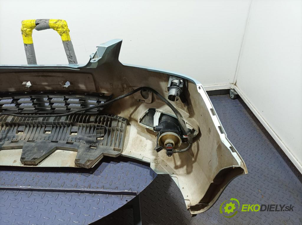 Opel Zafira 2009 nárazník Predné