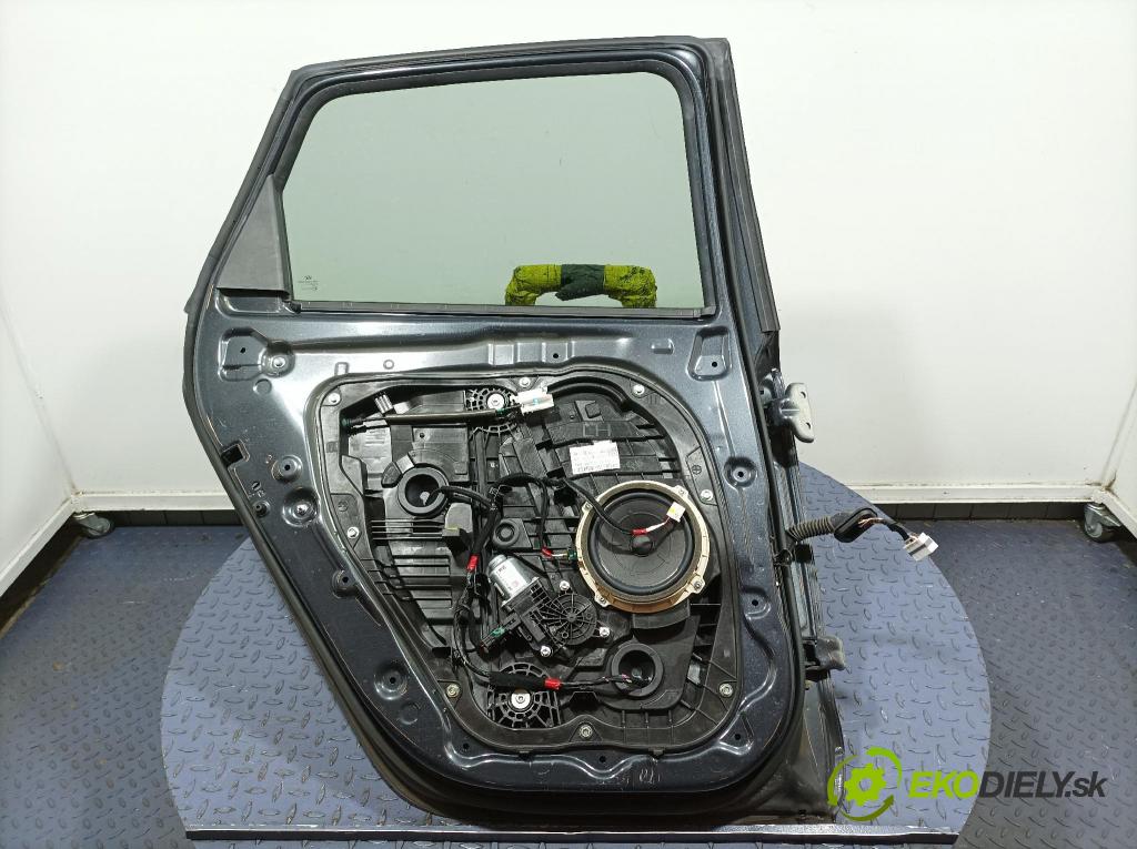 Hyundai I30 2023 dvere zad Vľavo: