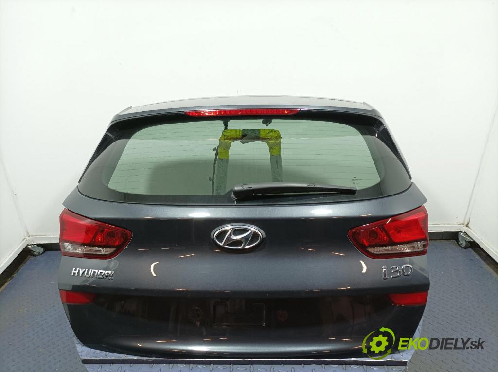 Hyundai I30 2023 zadna dveře kufra: kufra: