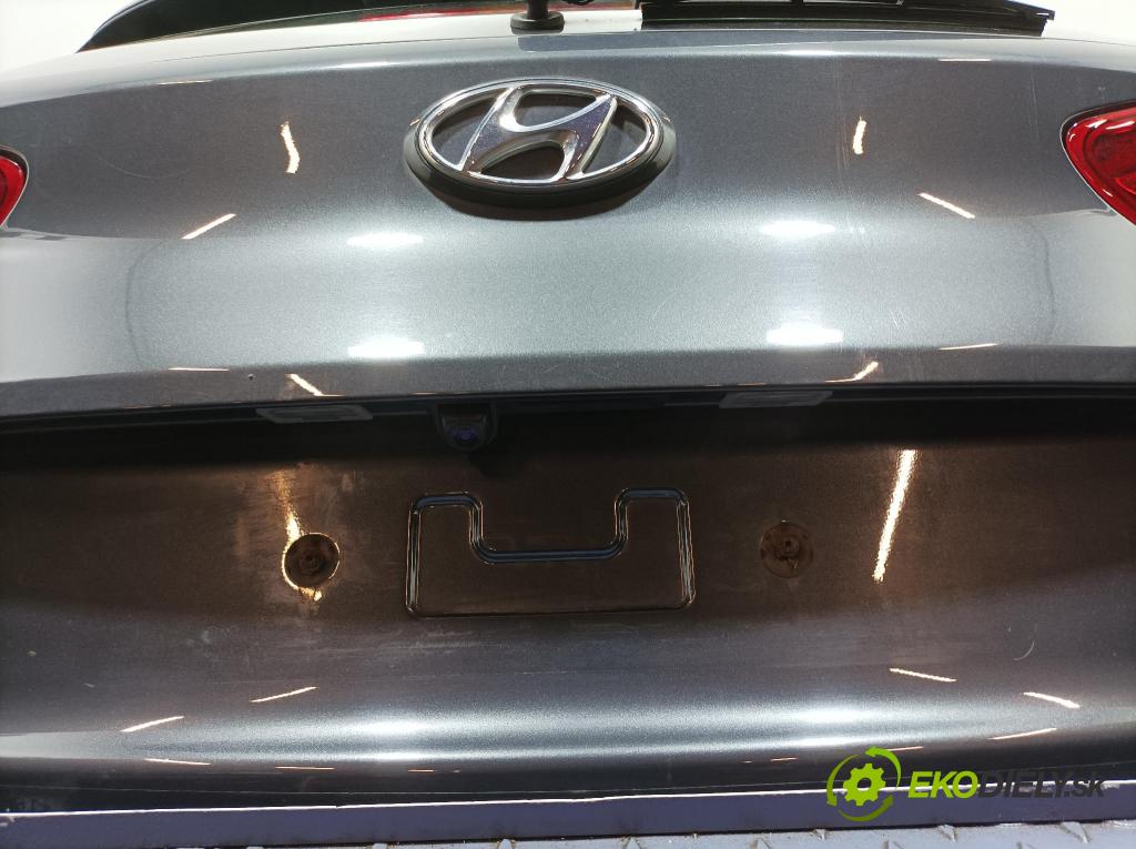 Hyundai I30 2023 zadna dveře kufra: kufra: