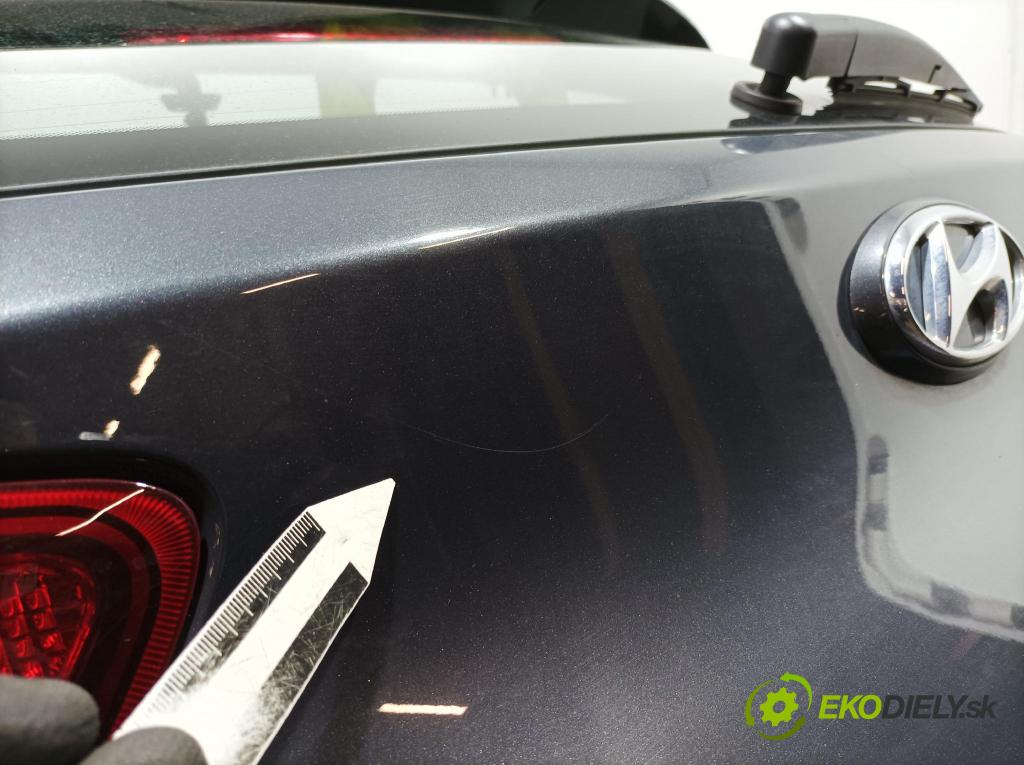 Hyundai I30 2023 zadna dveře kufra: kufra: