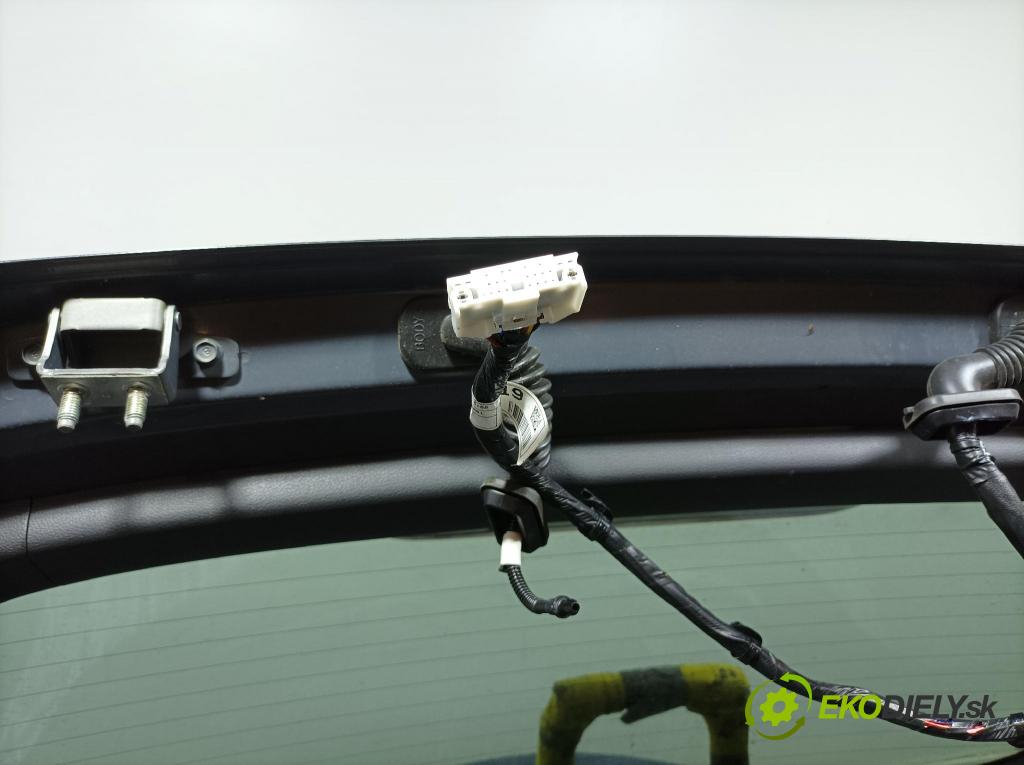 Hyundai I30 2023 zadna dveře kufra: kufra: 