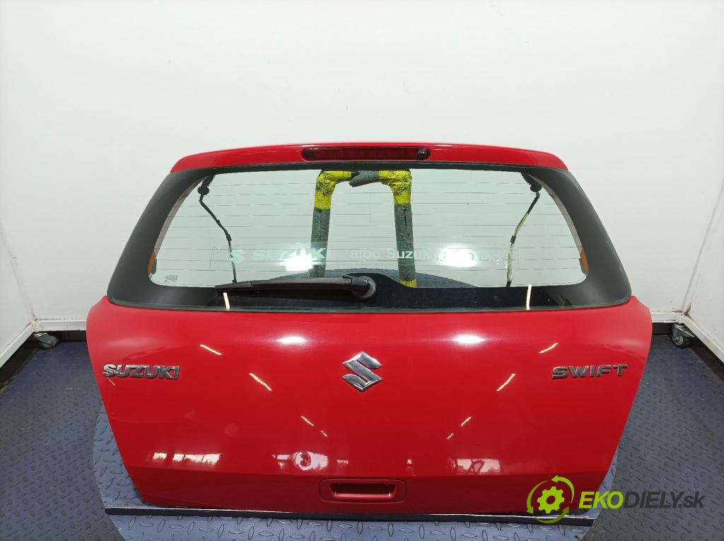 Suzuki Swift 2006 zadna dveře kufra: kufra: