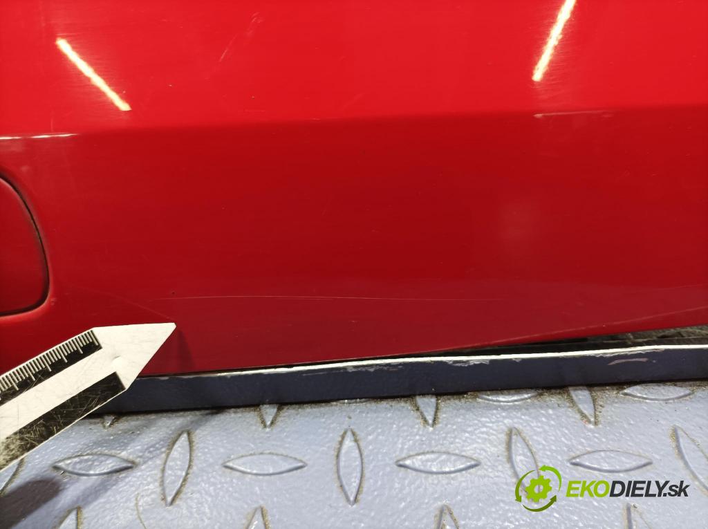 Suzuki Swift 2006 zadna dveře kufra: kufra: