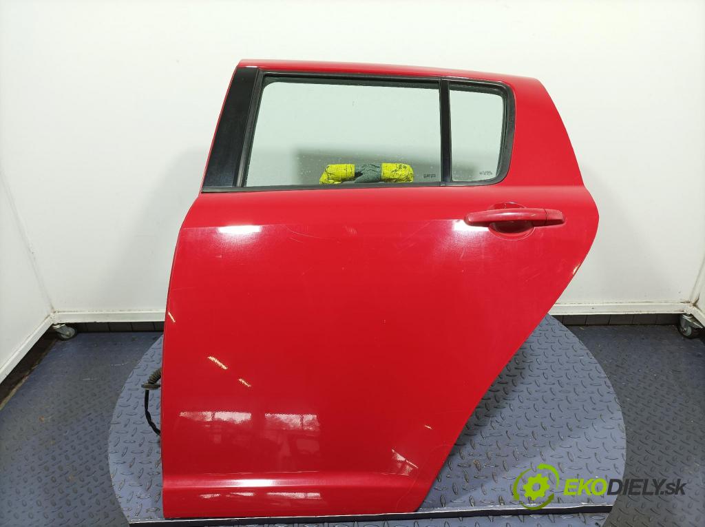 Suzuki Swift 2006 dvere zad Vľavo: