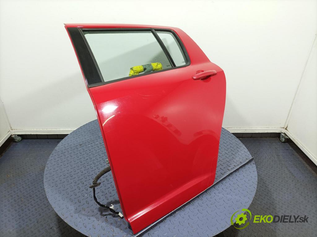 Suzuki Swift 2006 dvere zad Vľavo: