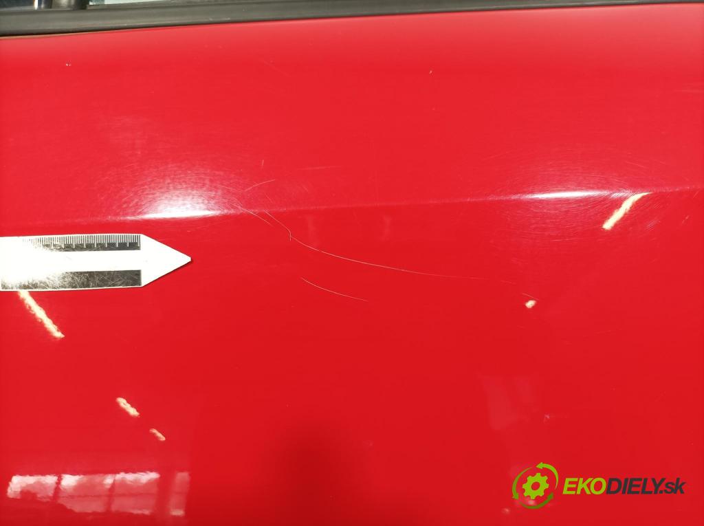Suzuki Swift 2006 dvere zad Vľavo: