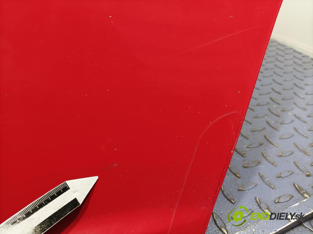 Suzuki Swift 2006 dvere zad Vľavo: