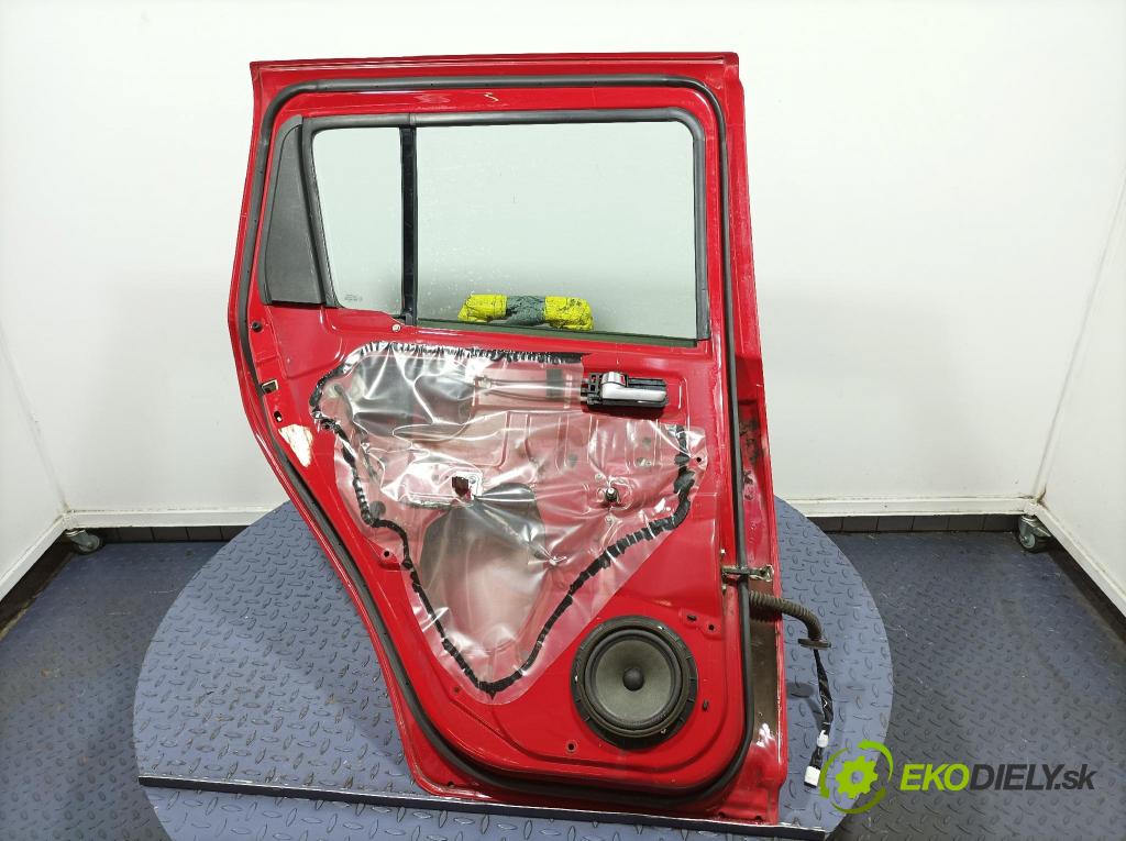 Suzuki Swift 2006 dvere zad Vľavo: 