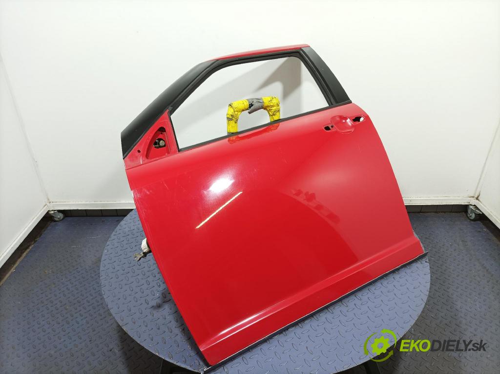 Suzuki Swift 2006 dvere Predné Vľavo: