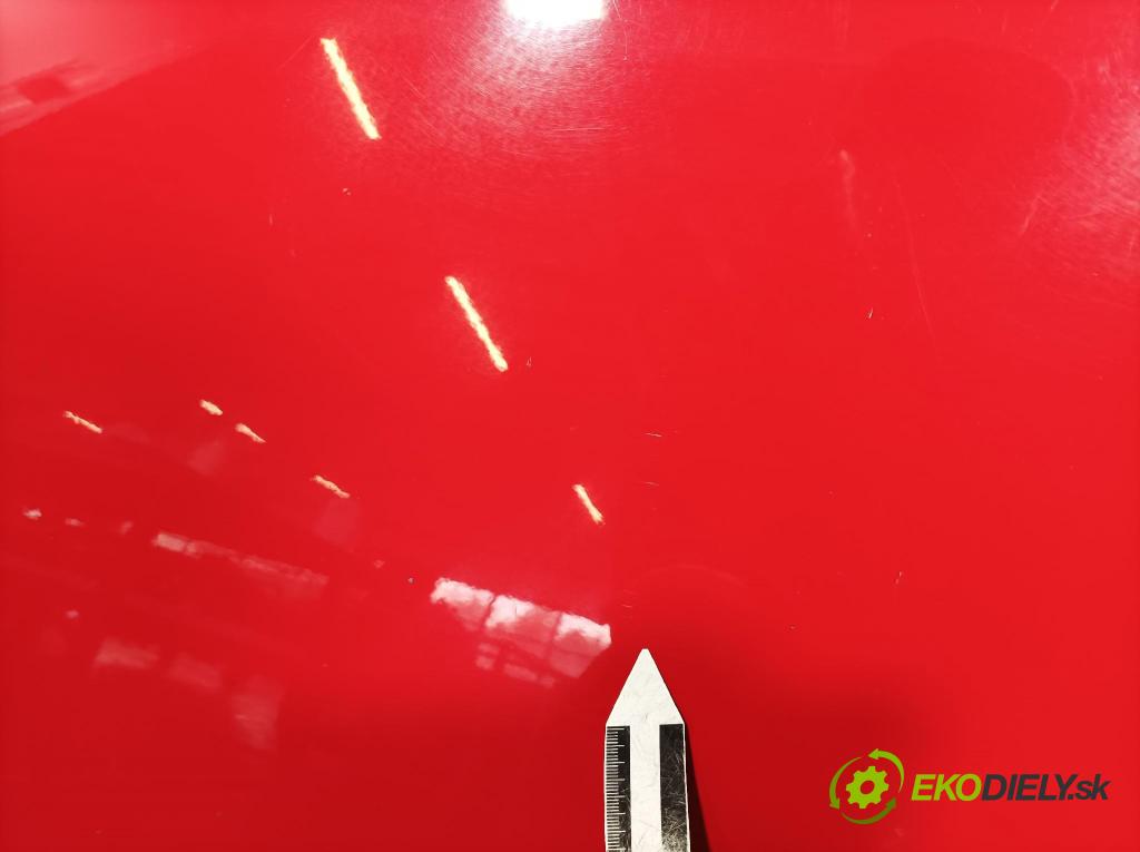 Suzuki Swift 2006 dvere Predné Vľavo: