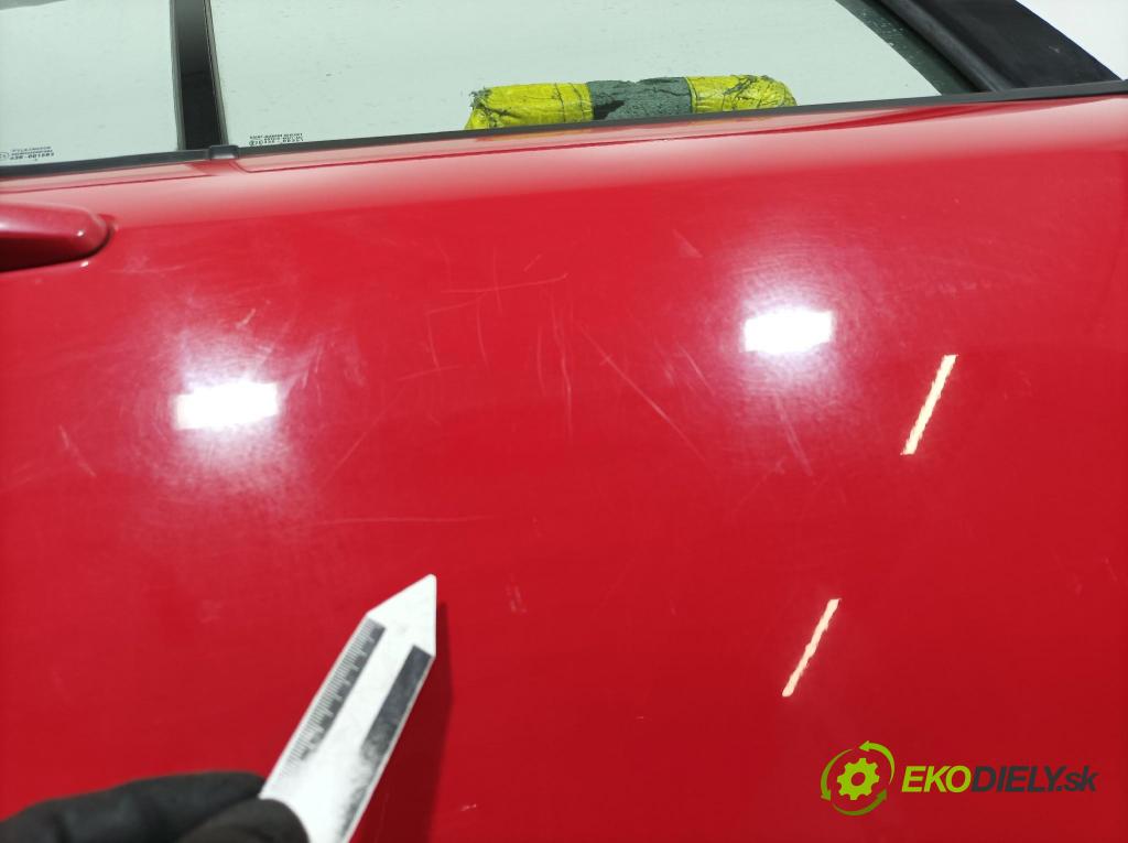 Suzuki Swift 2006 dvere zad pravé