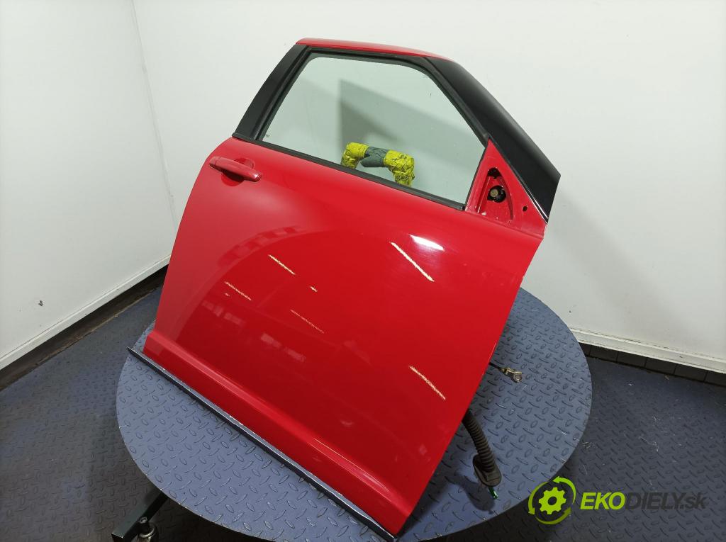 Suzuki Swift 2006 dvere Predné pravé